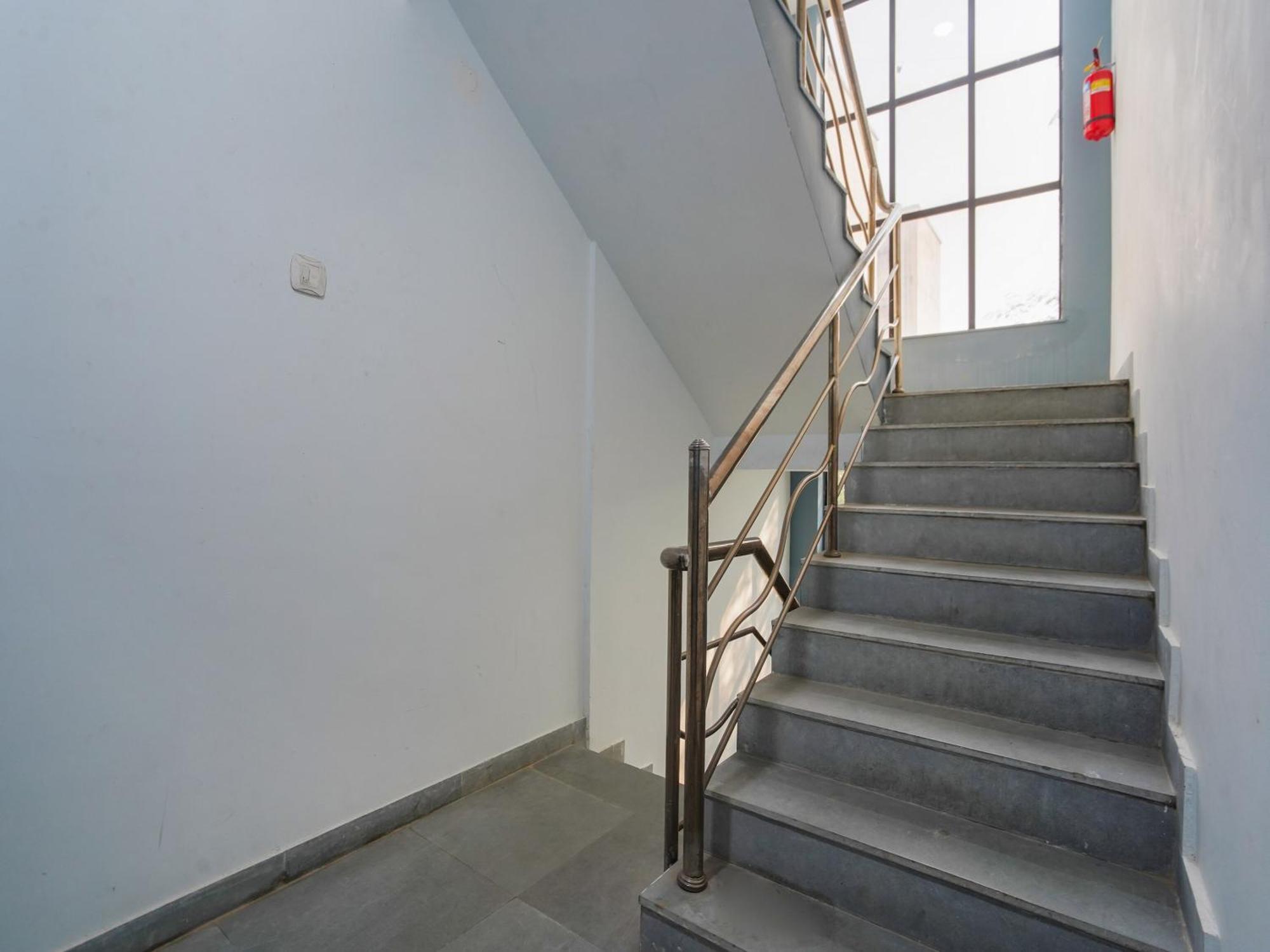Super Hotel O London Street Nagpur Exterior photo